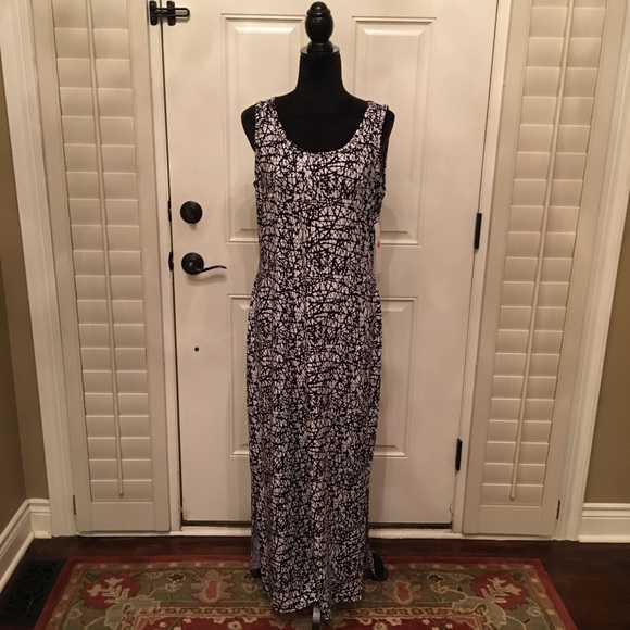 NWT Long Blk/Wht Sleeveless Dress - Picture 4 of 10